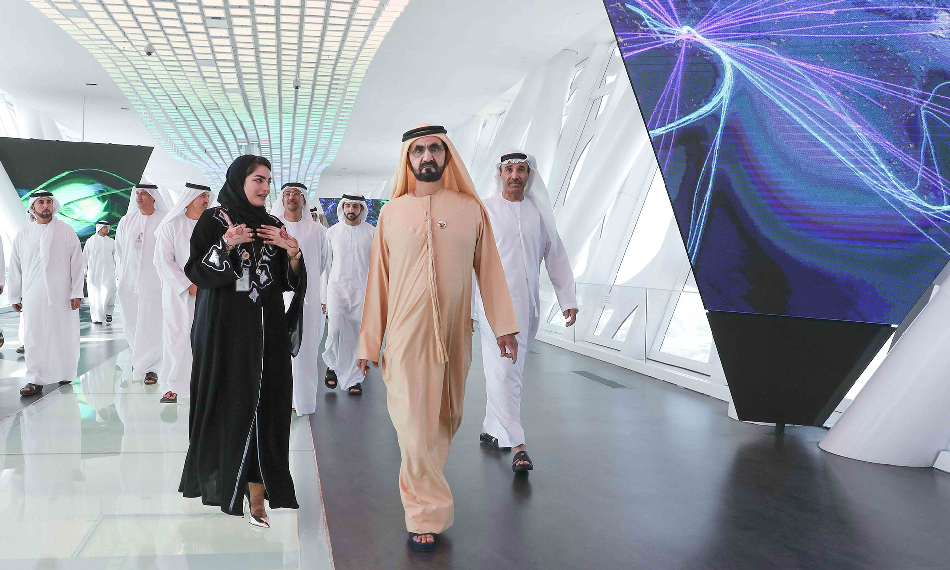 V Dubaji se otevřel mrakodrap Dubai Frame s designem zlatého rámu