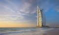 Světově známý hotel Burj Al Arab nejen díky tenisovému kurtu na střeše