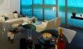 Interiér obývacího pokoje bytů s výhledem na Dunaj
