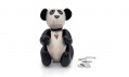 Limitovaná kolekce Gucci 8-8-2008: Hračky pandy a válečné štítky na krk