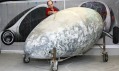 Jaroslav Větvička vytváří maketu automobilu tvaru vejce