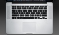 Elegantní černá a ve tmě prosvětlená klávesnice MacBook Pro