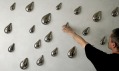 Daniel Piršč a jeho trojrozměrné porcelánové tapety - platinový povrch Rain
