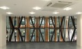 Detail fasády při pohledu z interiéru