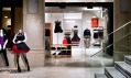 Obchod H&M v Barceloně s experimentálním interiérem od Estudio Mariscal