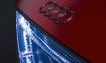 Elektricky poháněný automobil Audi E-Tron v detailu