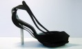 Ukázka extravagantní dámské obuvi od Chau Har Lee