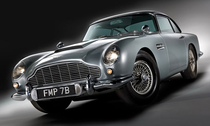 Aston Martin DB5 agenta Jamese Bonda je v aukci