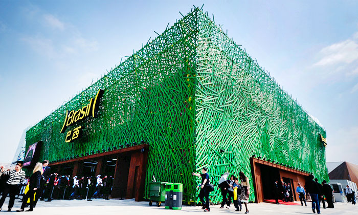 Brazilský pavilon na Expo 2010 je obrostlý trávou