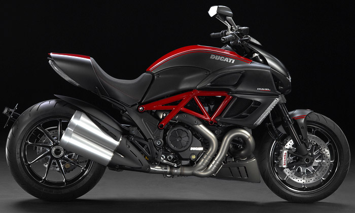 Ďábelská motorka Ducati Diavel určena k potěšení