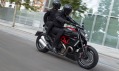 Ducati Diavel na silnici