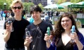 Rozdávání láhví na vodu Bobble v ulicích měst USA