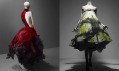 Alexander McQueen a jeho vybrané modely z výstavy Savage Beauty