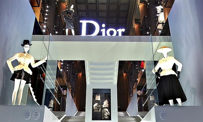 Rusko pořádá jedinečnou výstavu Inspiration Dior