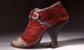 Ukázka z výstavy Vrcholy módy: Historie na podpatku