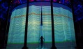 Ron Arad a jeho instalace Curtain Call v Roundhouse v Londýně