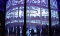Ron Arad a jeho instalace Curtain Call v Roundhouse v Londýně