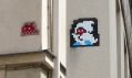 Invader a jeho výtvory v ulicích Paříže inspirované hrou Space Invaders