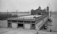 Původní budova Street Pier