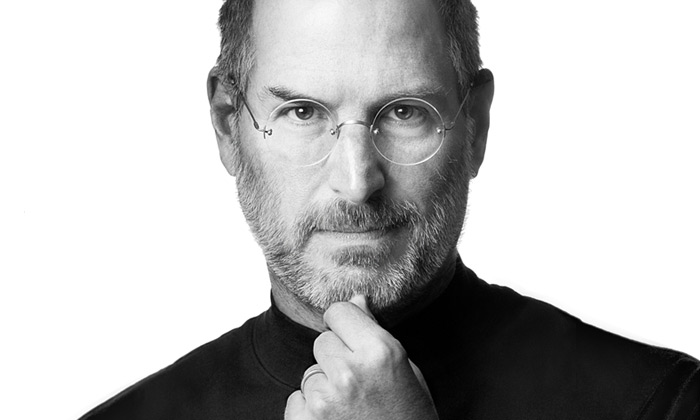 Zemřel zakladatel Apple a vizionář Steve Jobs