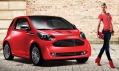 Malý stylový britský vůz Aston Martin Cygnet