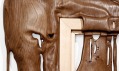 Dřevěná série rozteklých soch Duramen od Bonsoir Paris