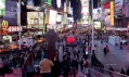 Valentýnské skleněné srdce s LED světly na Times Square od BIG