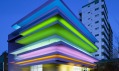 Sugamo Shinkin Bank a její pobočka Shimura v Tokiu