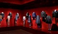 Záběry z výstavy Schiaparelli and Prada: Impossible Conversations