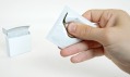 Benjamin Pawle a jeho koncept kondomu otevíratelného jednou rukou