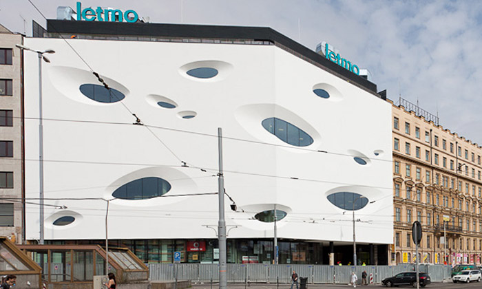 Brno má nové futuristické obchodní centrum Letmo