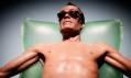 Ron Mueck a jeho výstava realistických soch v pařížské Fondation Cartier