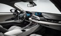 Sportovní automobil BMW i8 poháněný plug-in hybridem