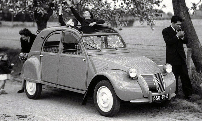 Legendární vůz Citroën 2CV alias Kachna slaví 65 let