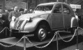 Popprvé představený automobil Citroën 2CV