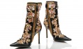 Ukázka z výstavy The Glamour of Italian Fashion: Dolce Gabbana