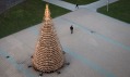 Vánoční stromek v Budapešti ze 365 sáněk od Hello Woodˇ
