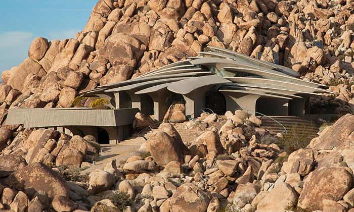Organický dům v poušti je na prodej za 60 milionů