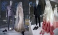 Pohled do výstavy Wedding Dresses 1775-2014 ve Victoria & Albert Museum