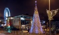 Vánoční strom z dřevěných polen v Budapešti od Hello Wood