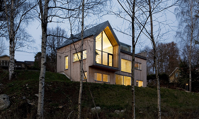 Villa Bondö je ekologické rodinné bydlení u jezera