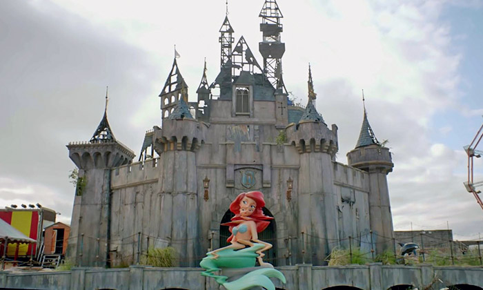 Banksy na krátko otevřel umělecký park Dismaland