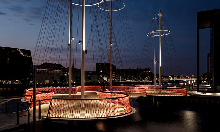 Olafur Eliasson postavil v Kodani most Cirkelbroen