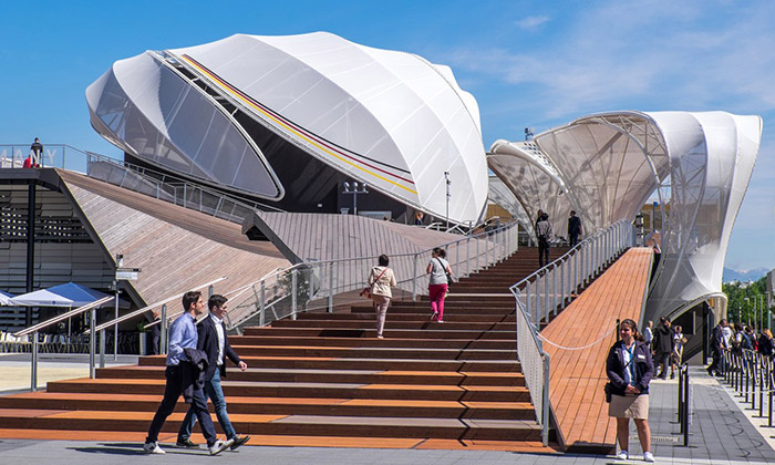 Německý pavilon na Expo připomíná pole a louky