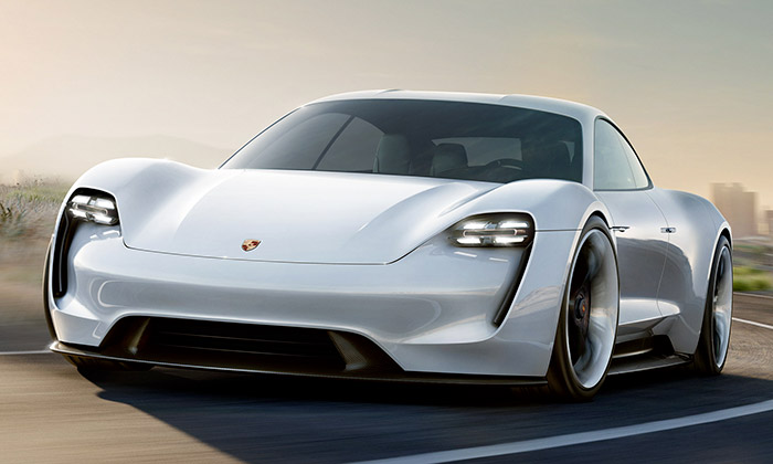 Porsche představilo koncept elektrického Mission E