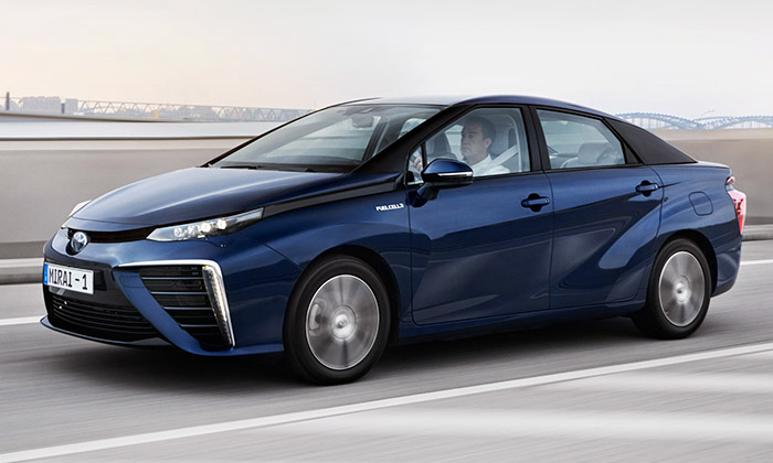 Toyota Mirai je ekologický vůz na vodíkový pohon