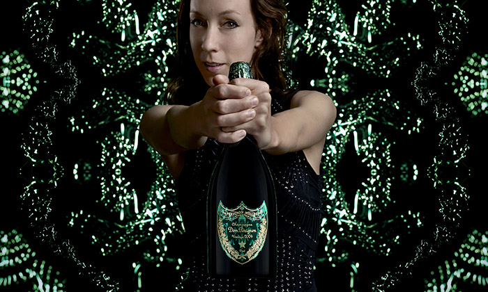 Iris van Herpen změnila Dom Pérignon v Cocoonase