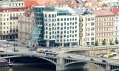 Tančící dům v Praze od Franka O. Gehryho a Vlado Miluniče