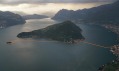 The Floating Piers na italském jezeře Iseo od dvojice Christo a Jeanne-Claude