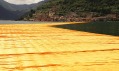 The Floating Piers na italském jezeře Iseo od dvojice Christo a Jeanne-Claude